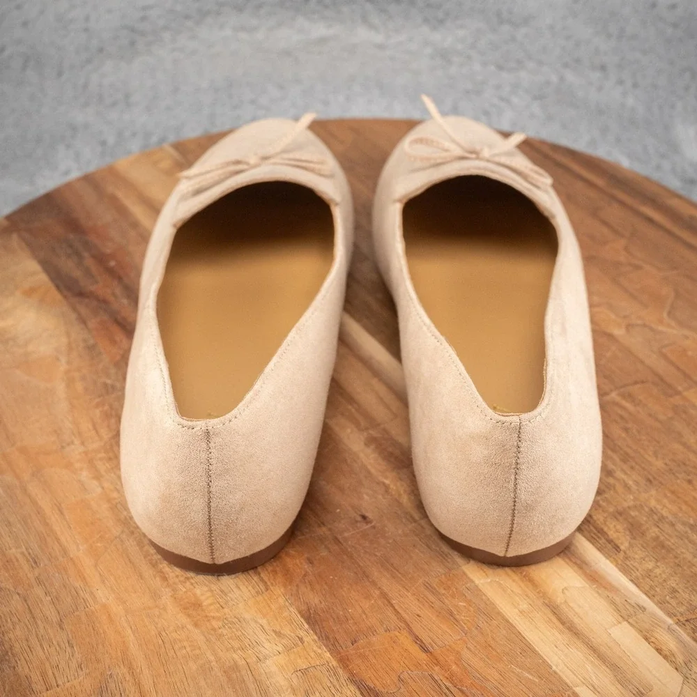 J. Crew Women's Light Khaki Loafers Flats Comfort Shoe with Bow - Size 7.5